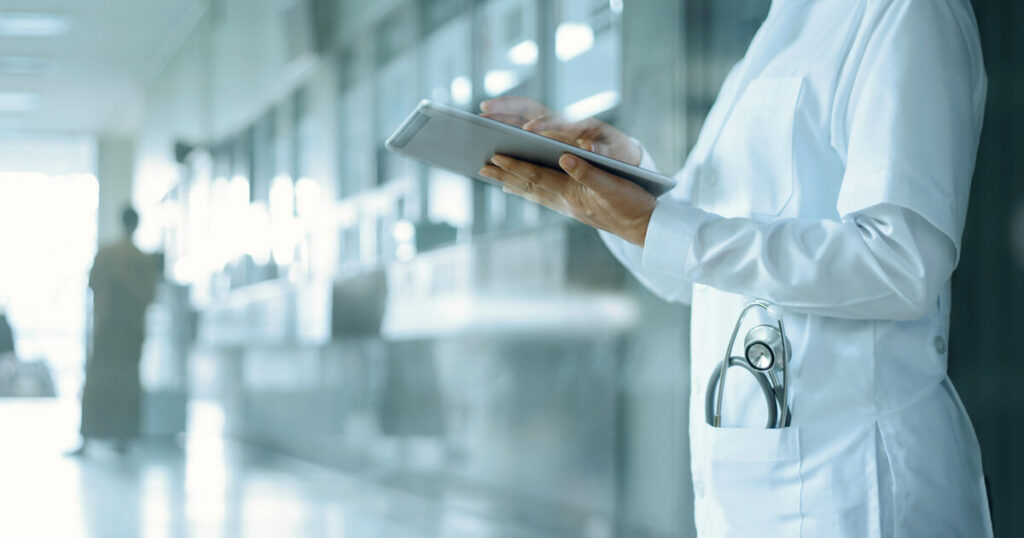 blog-5reasons-wireless-healthcare-socmedia.jpg